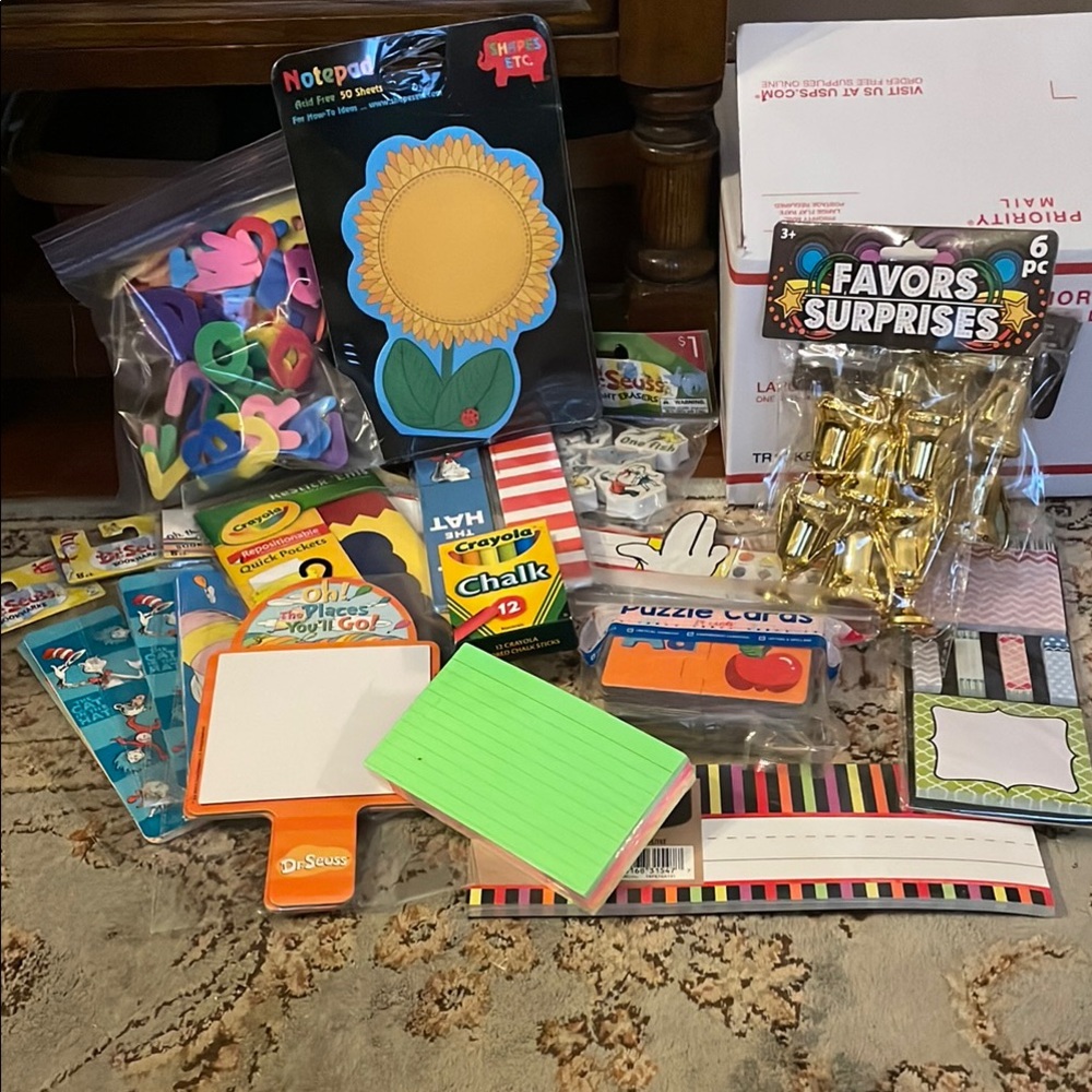 LOT Teacher Supplies! BUNDLE 🍏
